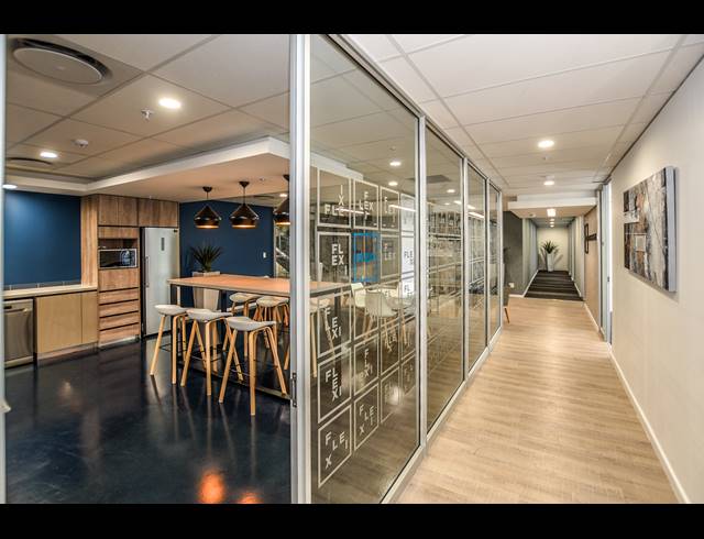 75M² SERVICED OFFICE TO LET IN VORNA VALLEY